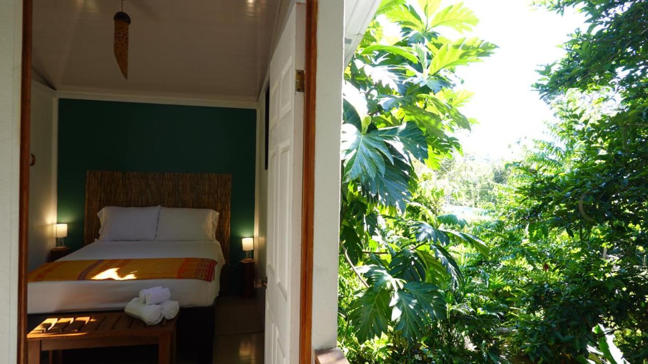 Osa De Rio Hotel Увита Екстериор снимка